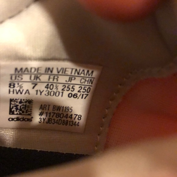 Adidas - Picture 3 of 3